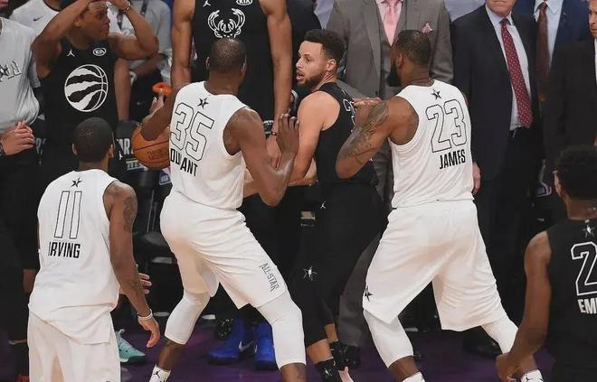 为什么当詹杜的队友,咖位迅速暴跌,当库里的队友,马上大幅升咖?的简单介绍 为什么当詹杜的队友,咖位迅速暴跌,当库里的队友,马上大幅升咖?的简单介绍