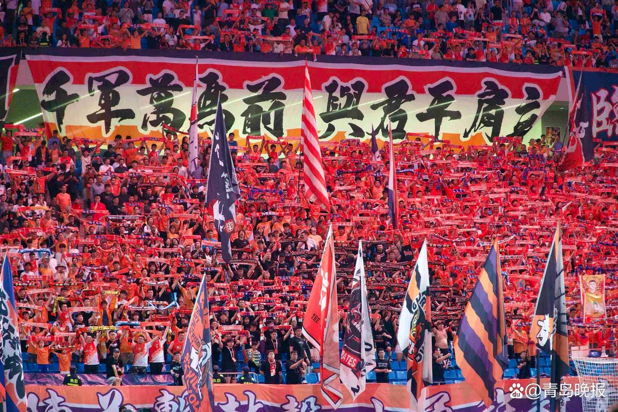 中超联赛球员实力赛场,球迷呐喊支持的简单介绍 中超联赛球员实力赛场,球迷呐喊支持的简单介绍