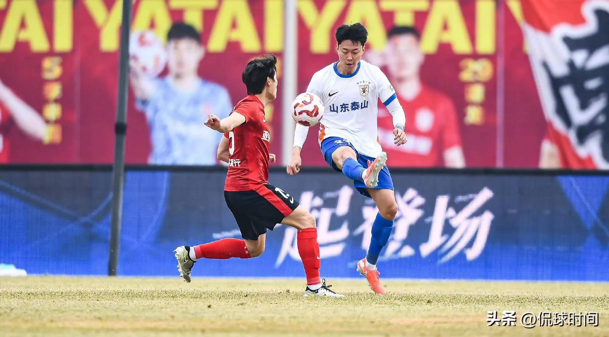 包含山东鲁能客场对决江苏苏宁，力争客场保持不败的词条