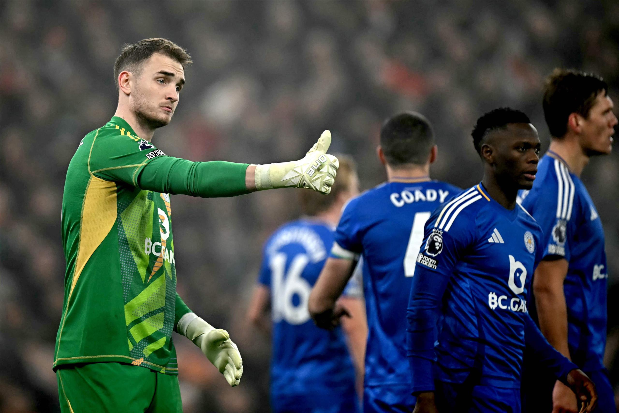 莱斯特城客场逆袭阿斯顿维拉，反超利物浦 