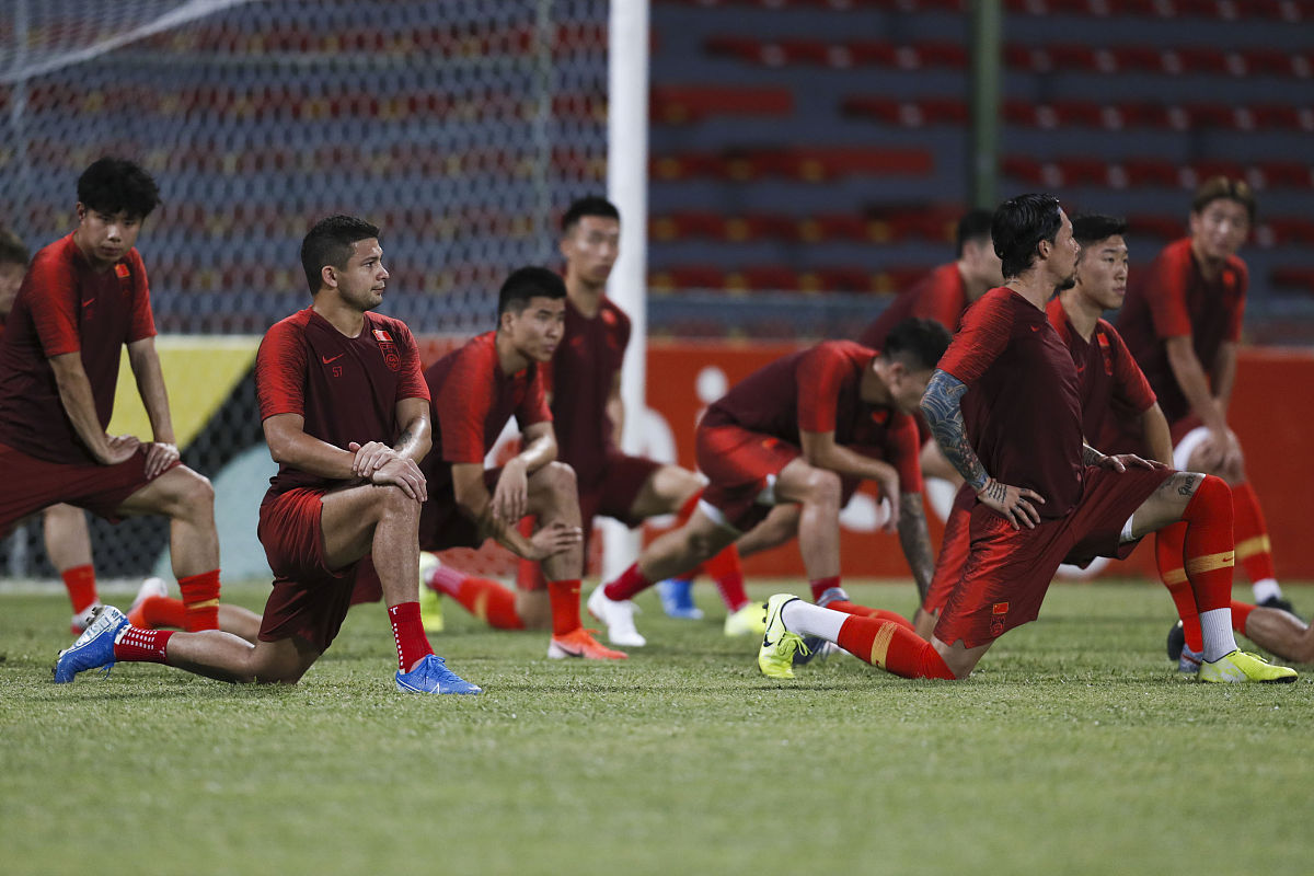 我国队伍在大陆赛场上稳定发挥，夺得胜利 