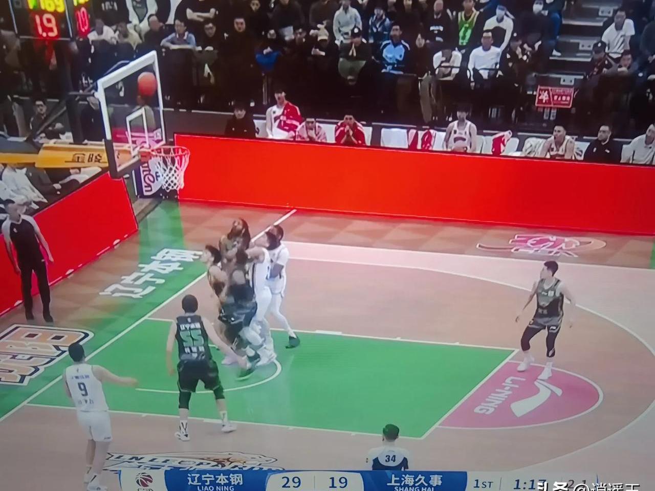 精彩对决连番上演，球队实力悬殊加剧 