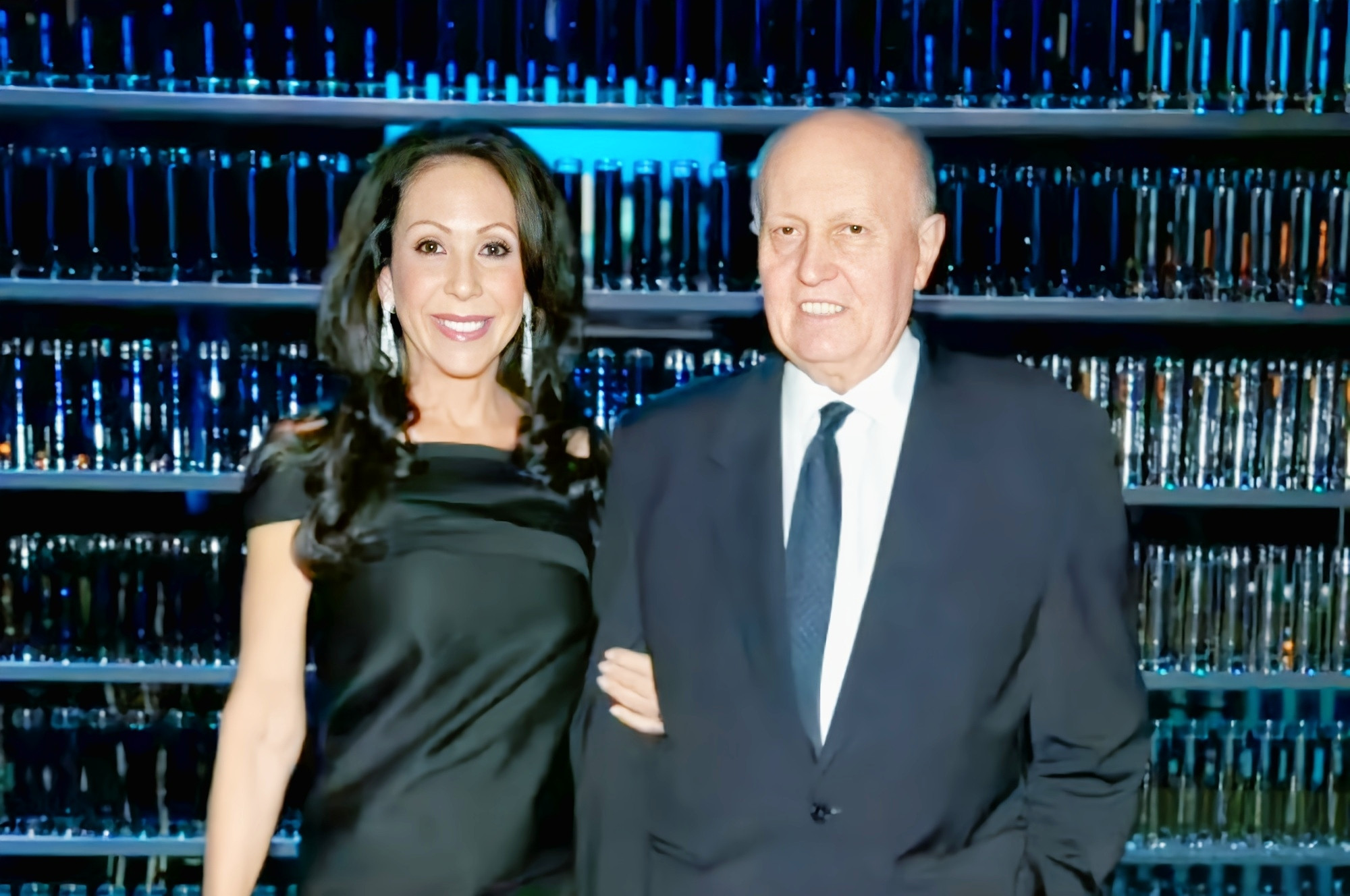 西亚豪门独占鳌头，壮观赛事反响热烈 