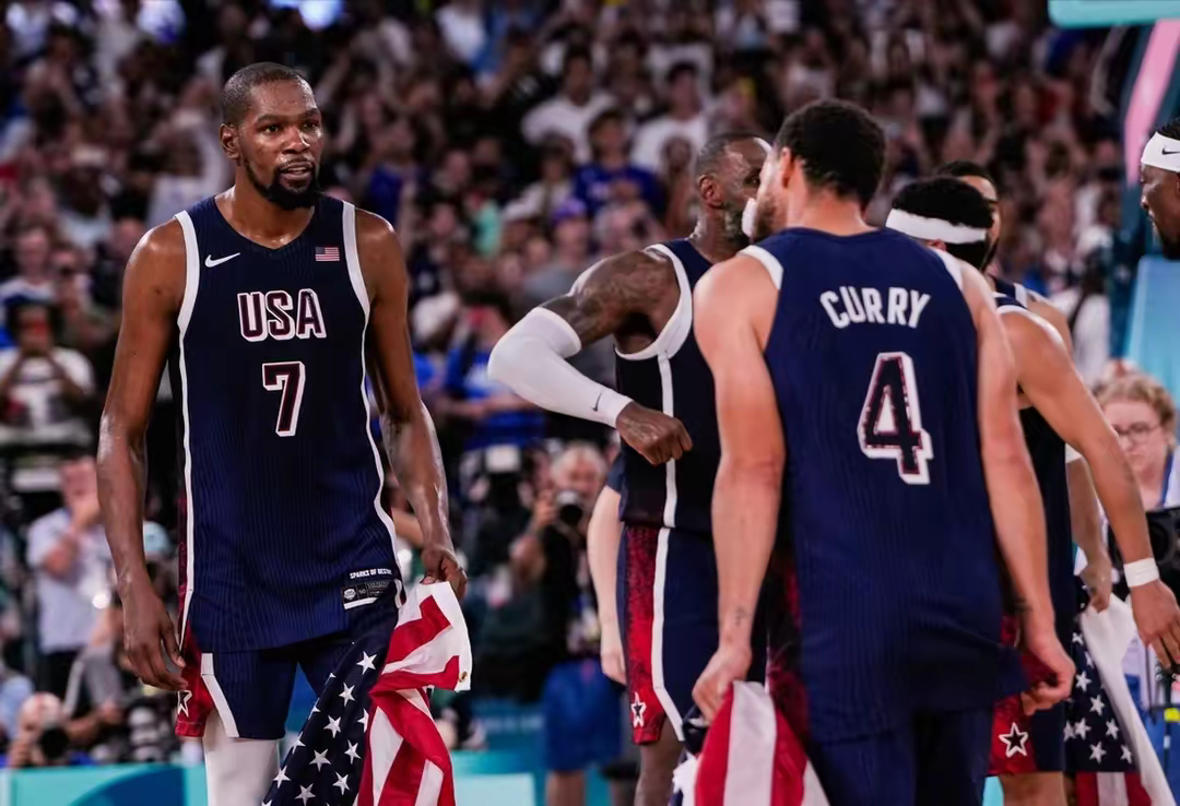 美国男篮横扫俄罗斯，杜兰特再次砍下分 