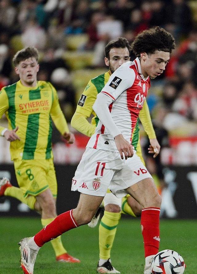 南特队外援爆发，客场-击败里昂震惊法甲的简单介绍