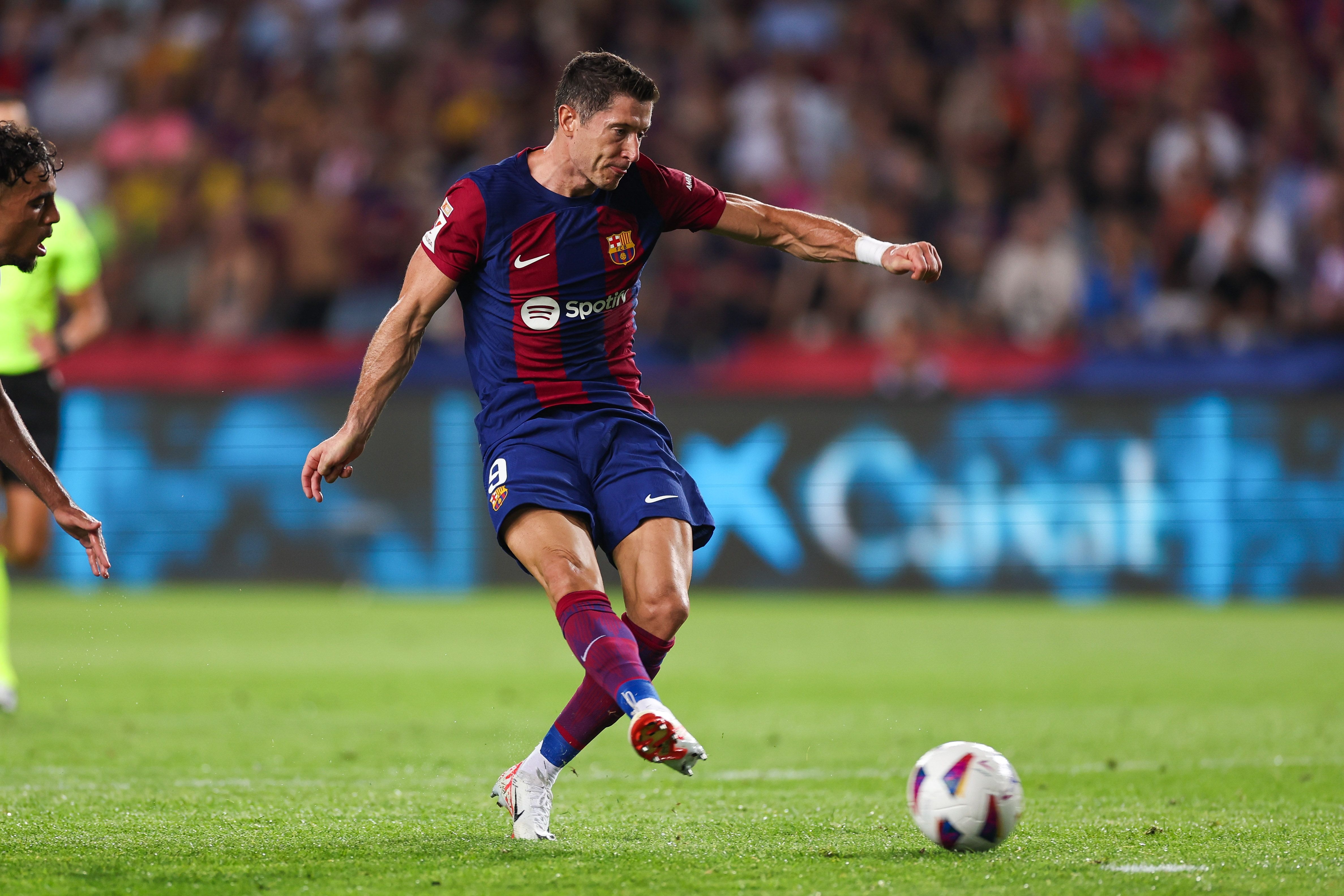 关于西甲球队全员集体慈善活动，展现团结力量的信息