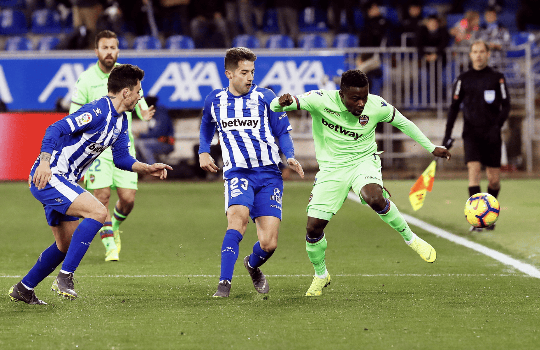 阿拉维斯客场不敌巴列卡诺，遭遇苦战的简单介绍