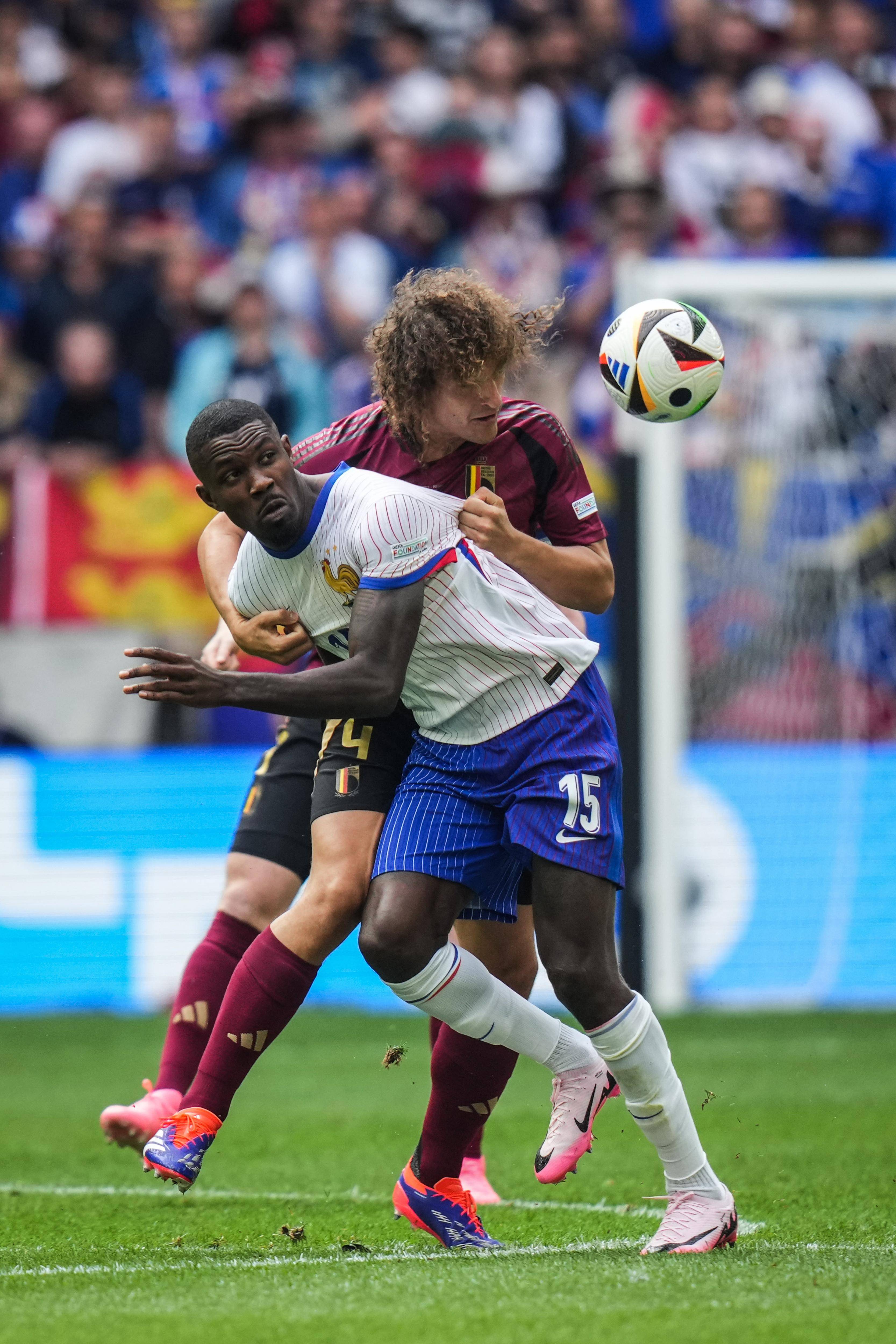 欧洲足球盛宴火热开启,球迷沸腾 欧洲足球盛宴火热开启,球迷沸腾