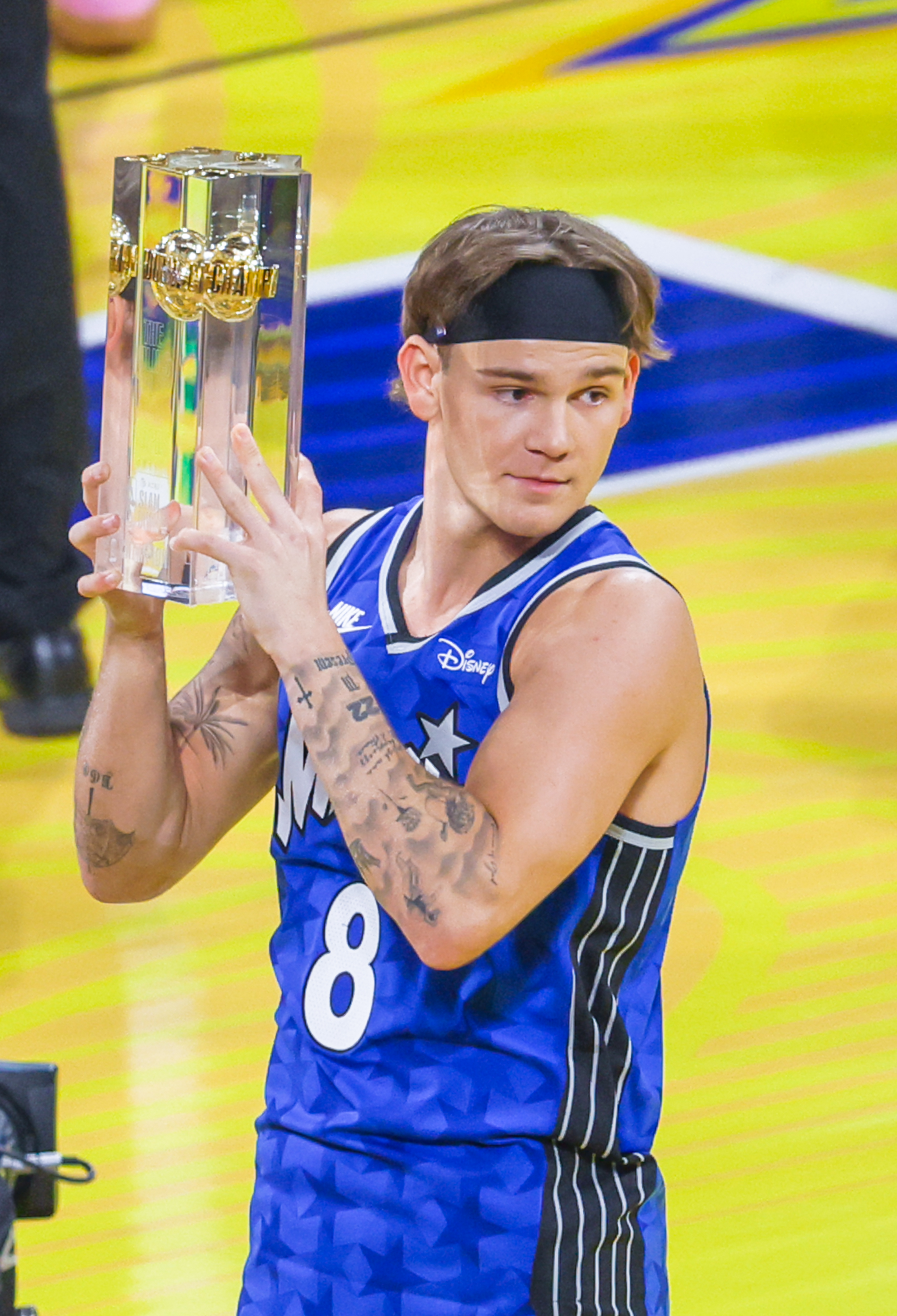 隆重的篮球明星盛典举行，巨星云集的简单介绍