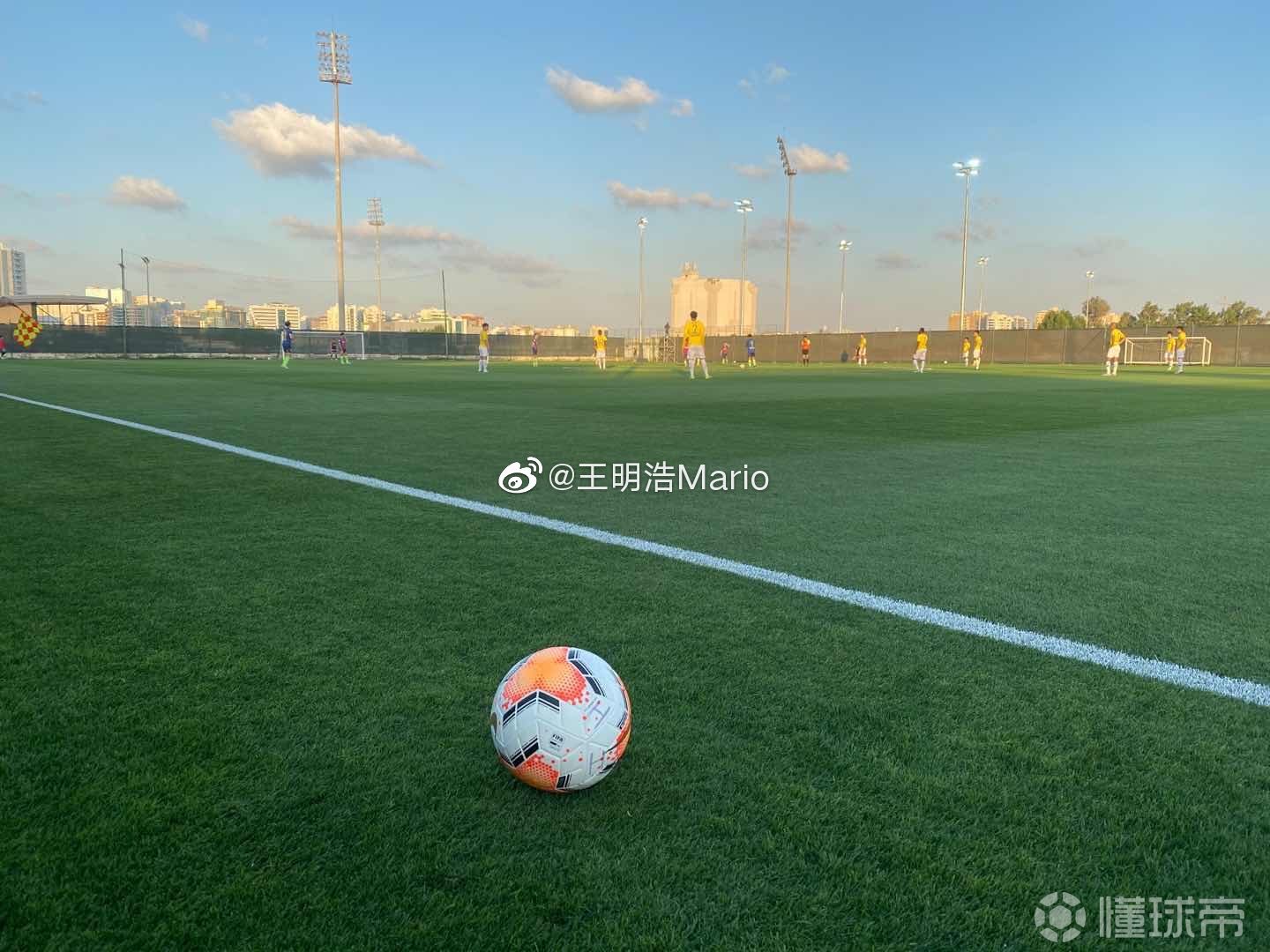 青岛黄海客场战胜江苏苏宁，士气高昂 